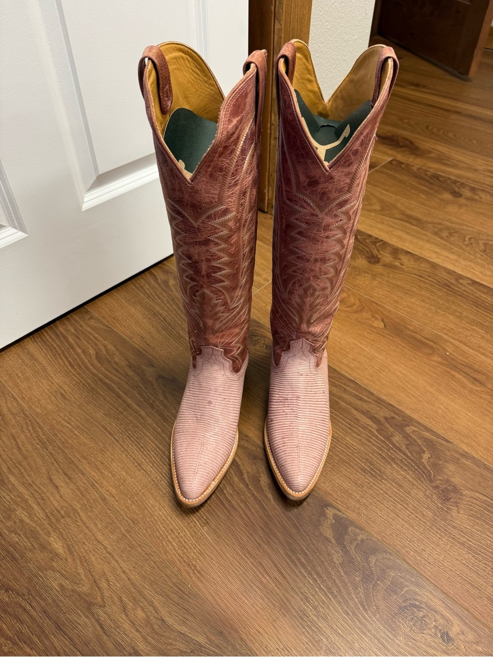 Tecovas Pink Frost Lizard Abby size 7 NWT